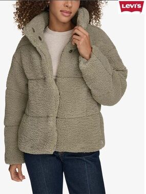 LEVI'S NWT FAUX FUR SHERPA SEAFOAM SHORT TEDDY JACKET. SIZE M
